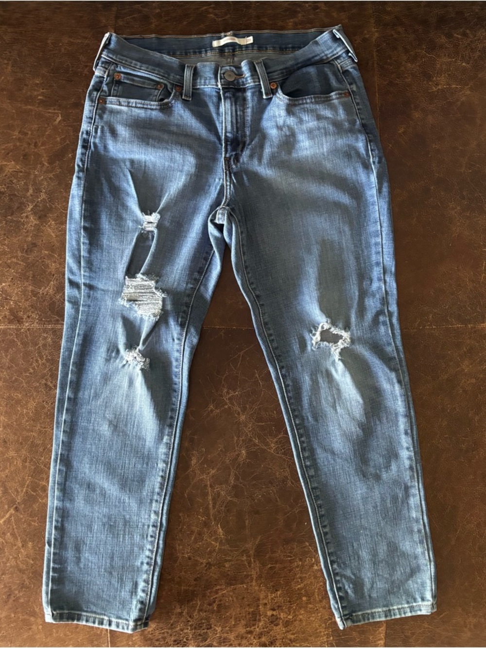 Levi Strauss & Company  Women's Light Blue Distressed Boyfriend Jeans Size 28